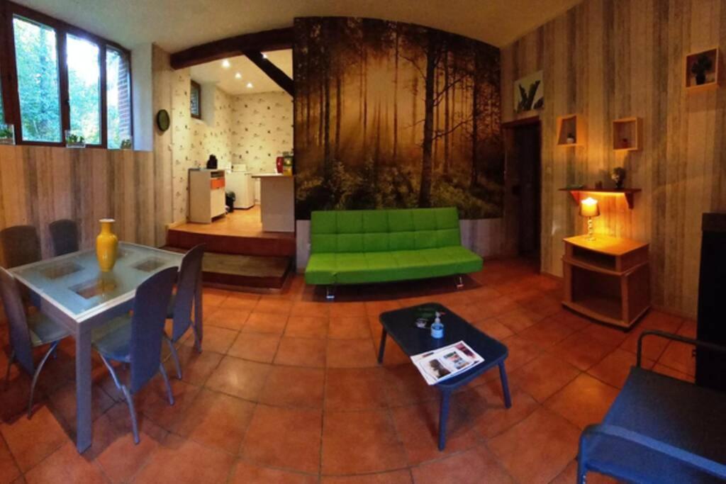 Suite Dans Le Jardin Du Chateau Agonges Exterior foto