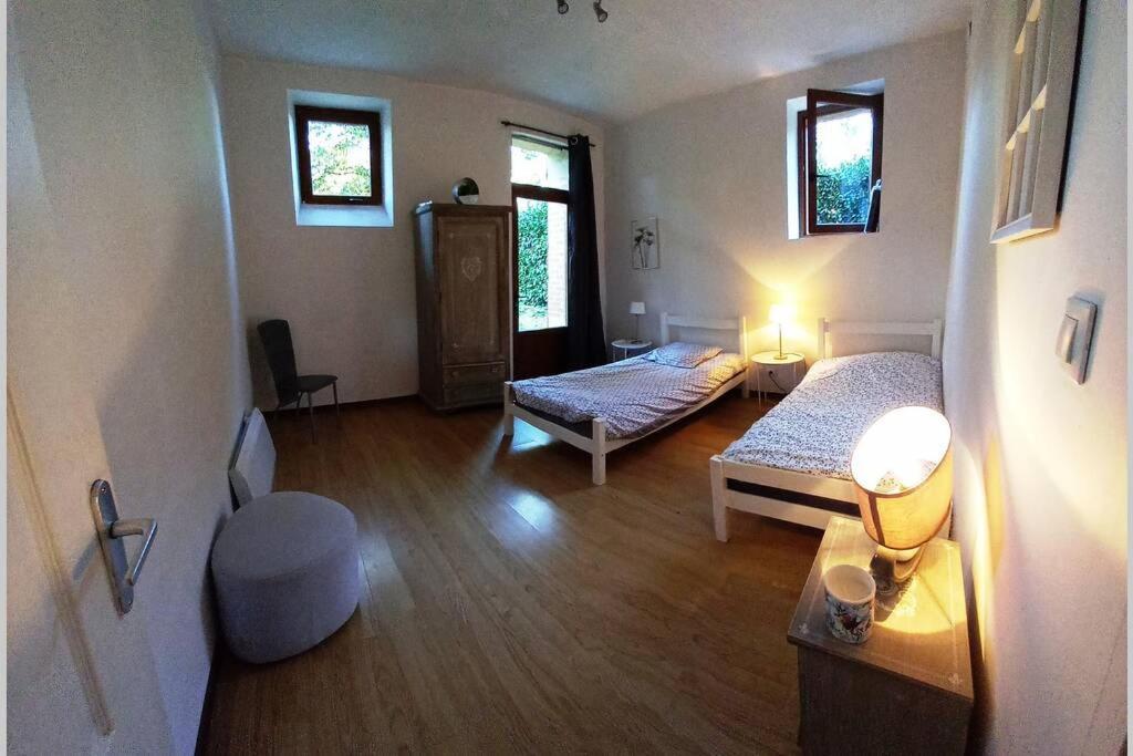 Suite Dans Le Jardin Du Chateau Agonges Exterior foto